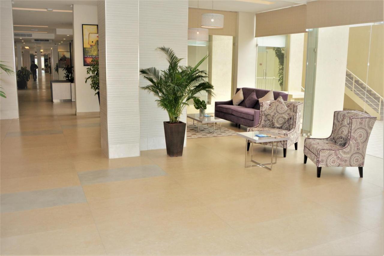 クウェート The Lofts Kuwait Fintasホステル エクステリア 写真