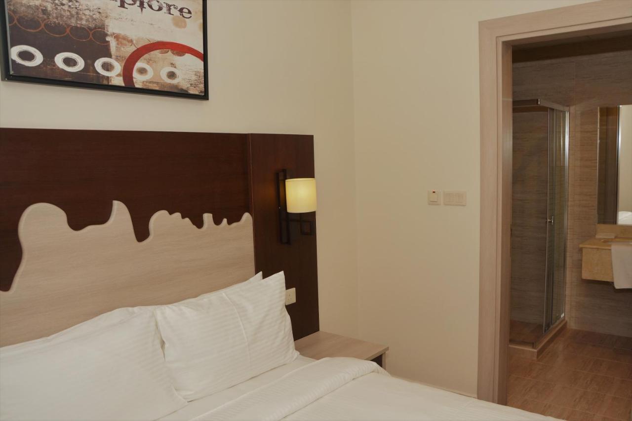 クウェート The Lofts Kuwait Fintasホステル エクステリア 写真